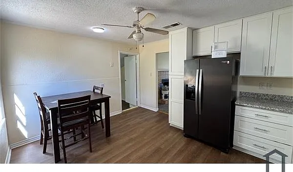 3 bed, 1311 sqft, $1,450 — Photo 2