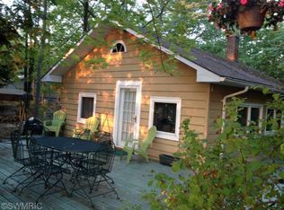 2918 N Piney Ridge Rd, Ludington, MI 49431