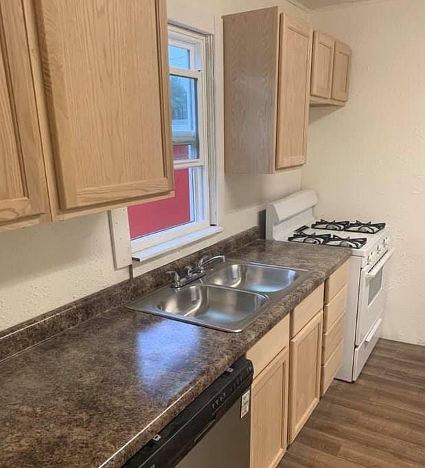 2nd image of 2409 E 18th St