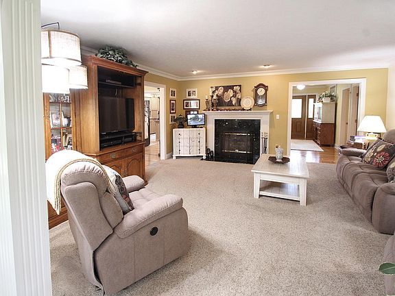 2nd image of 11655 Pool Kuntz Rd