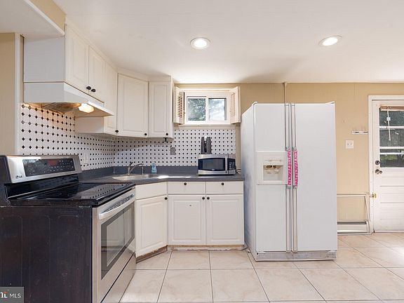 3rd image of 12512 Circle Dr