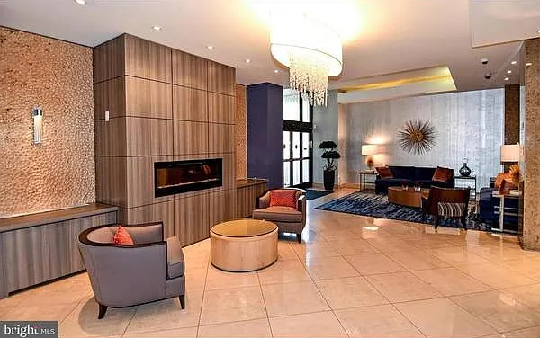2 bed, 834 sqft, $2,600 — Photo 4