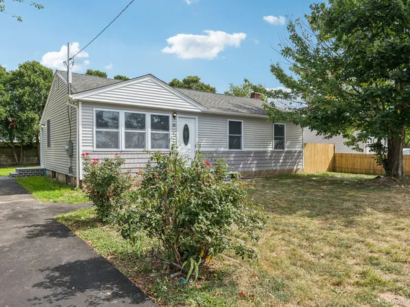25 Candlewood Road, Bay Shore, NY 11706