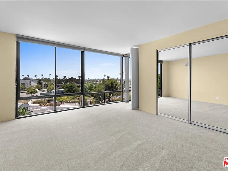 4265 Marina City Dr #101 — Photo 25
