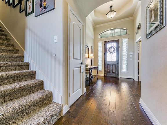 2nd image of 3129 Fontanna Blvd