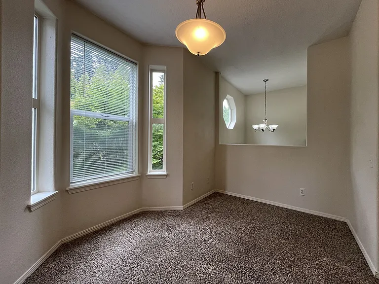 149 NE 75th Ave — Photo 13