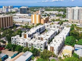 212 Cosmopolitan Ct, Sarasota, FL 34236