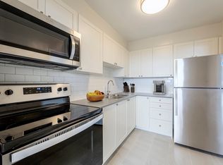 Lakewood Apartments I, Mississauga, ON L5E 1G3
