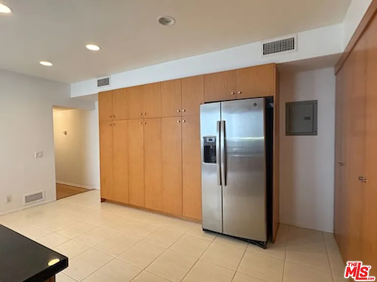 1655 Selby Ave #102 — Photo 8