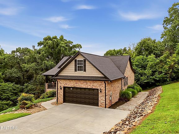 5th image of 731 Rock House Rd