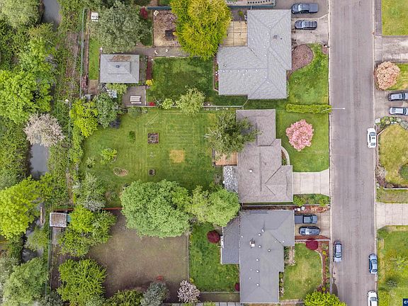 5th image of 1100 38th Ave SE