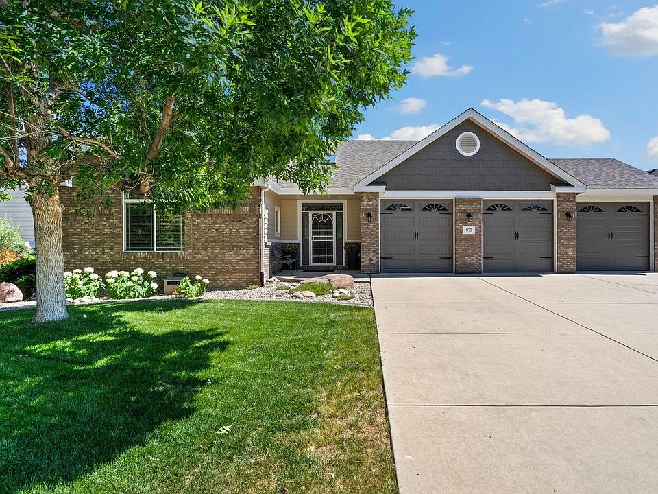 1st image of 975 Norway Maple Dr
