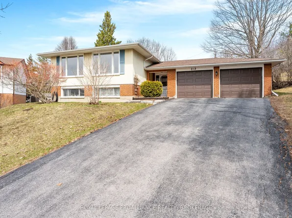 812 Hillside Dr, Kingston, ON K7M 5Y8