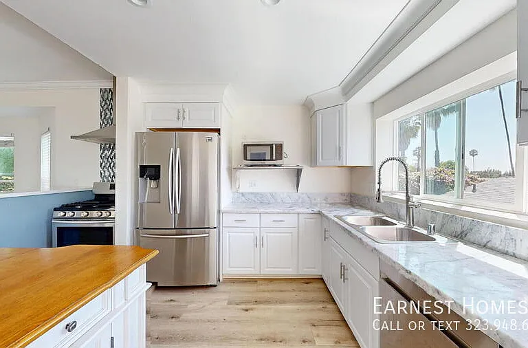 1307 Waterloo St — Photo 6
