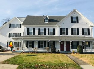 47 Summer St APT 3R, Franklin, MA 02038