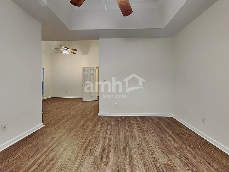 102 Selsey Dr — Photo 12