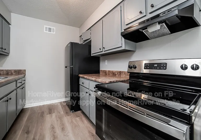 3175 Mayfair Dr — Photo 6
