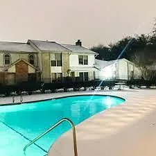 18 Windsor Ct Photo 1