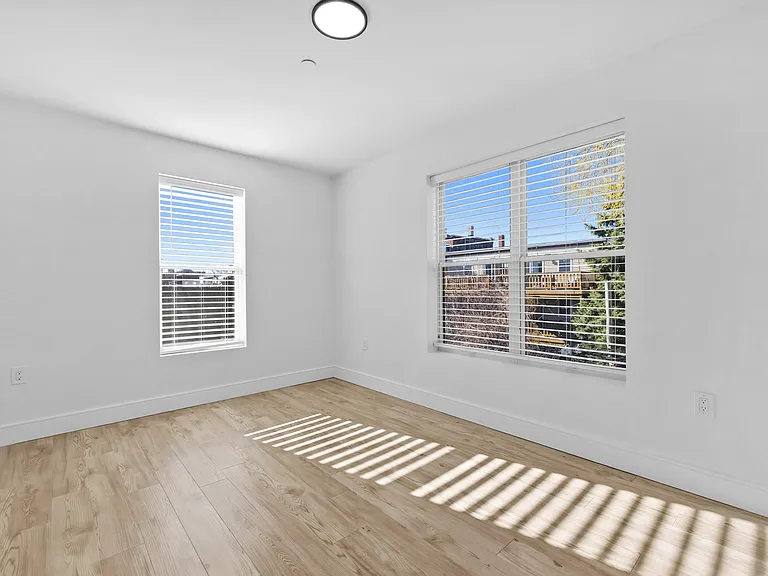 255 Maverick St #403 — Photo 15