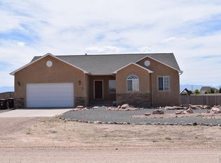 487 N Desert Cove Dr, Pueblo West, CO 81007