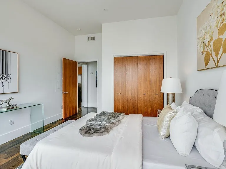818 Van Ness Ave #804 — Photo 5