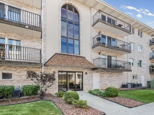 6248 S Gullikson Rd APT 2E, Chicago, IL 60638