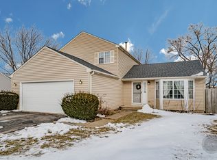 1045 Chelsea Ln, Aurora, IL 60504