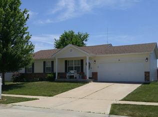 111 Hickory Trails Dr, Wright City, MO 63390