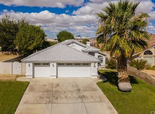 13306 Country Club Dr, Apple Valley, CA 92395