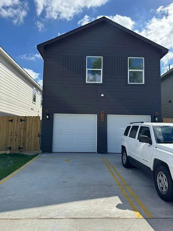 3 bed, 2.5 bath, 1600 sqft, $1,750 — Photo 2