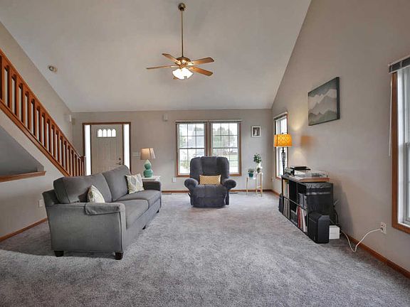 3rd image of 6581 Danbury Dr
