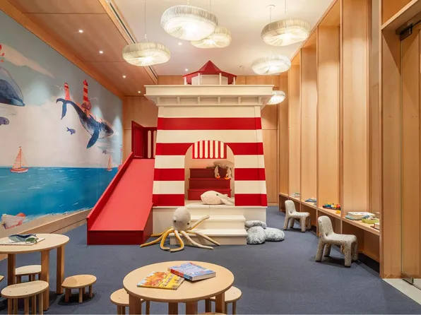 30 Front Street image 38 of 44