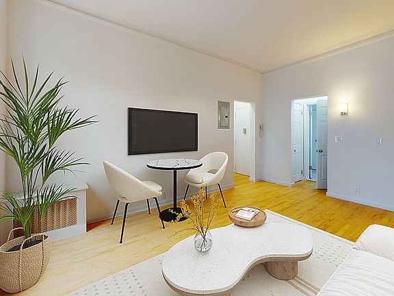 2nd image of 969 Lexington Ave APT 5