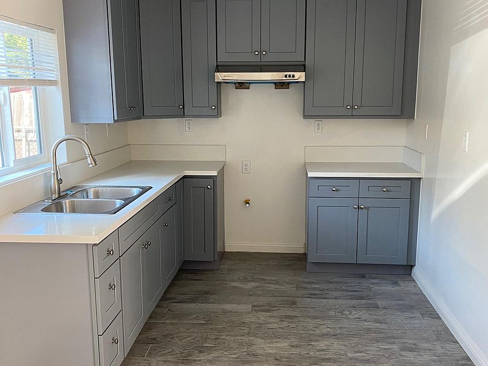 1st image of 140 W Avenue 30 #1/4