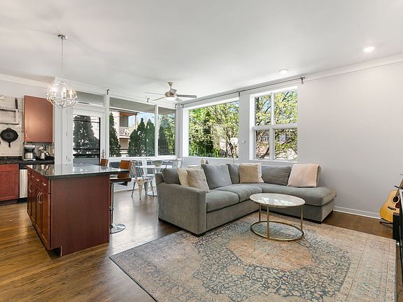 2nd image of 2065 N Kedzie Ave #104