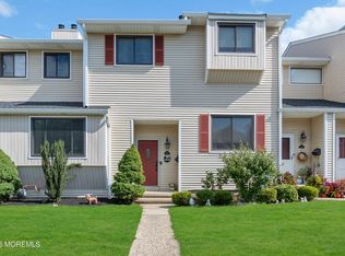 367 Middlewood Rd, Middletown, NJ 07748