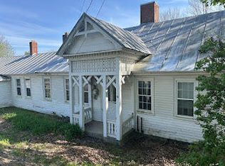 15 River Rd, Phillips, ME 04966