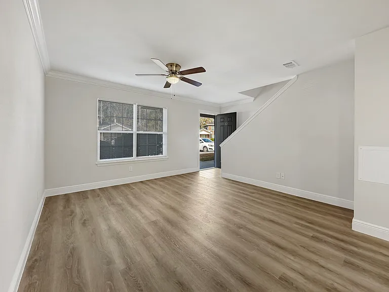 Robertsdale Village Apartments — Photo 20