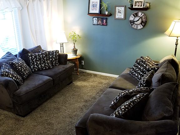 Family Room w/ bay window