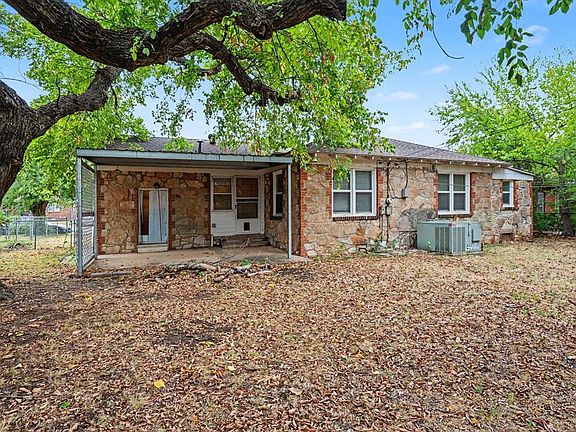 24th image of 1604 SW 39th St