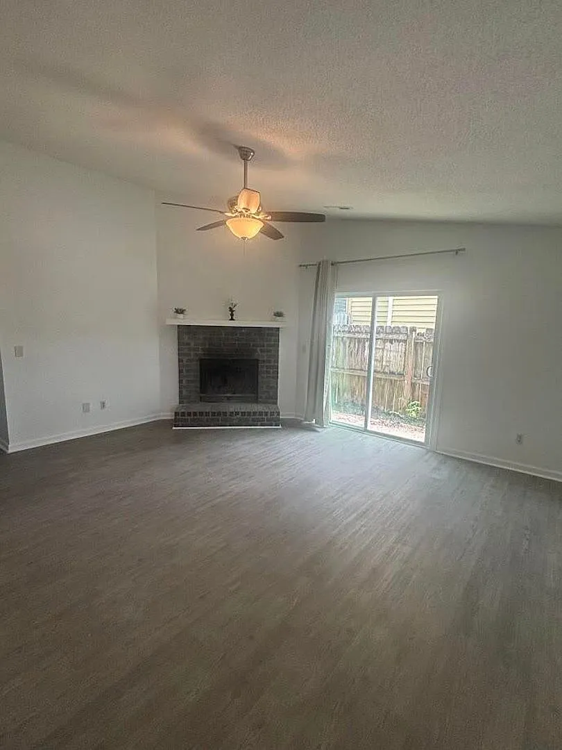Welcome to College Park Duplexes! — Photo 2