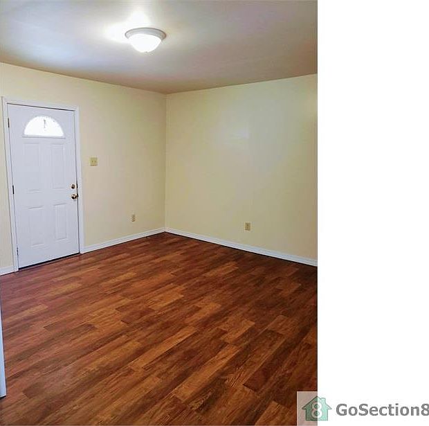 1st image of 857 E Victory Dr