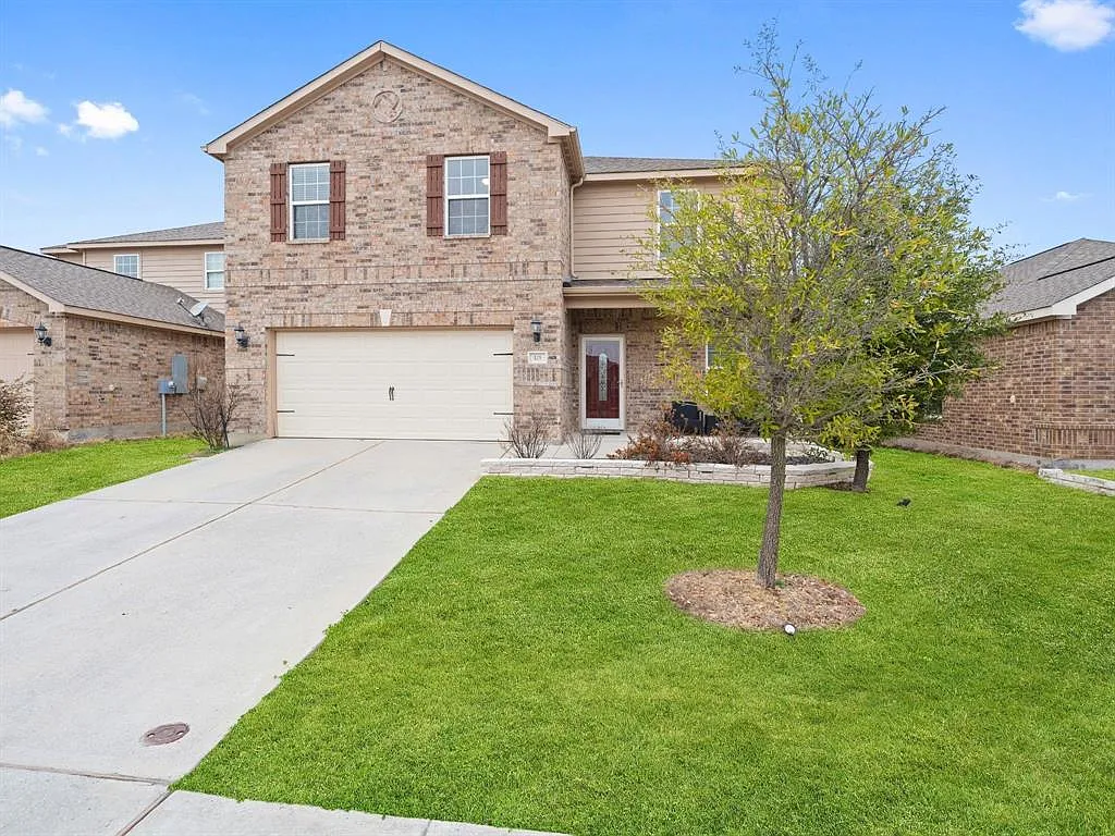 3 bed, 2.5 bath, 2047 sqft, $2,300 — Photo 2