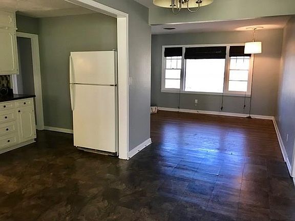 3rd image of 201 Westfork Dr S