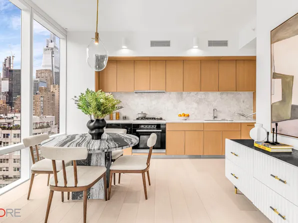 501 Third Avenue 24E image 2 of 5