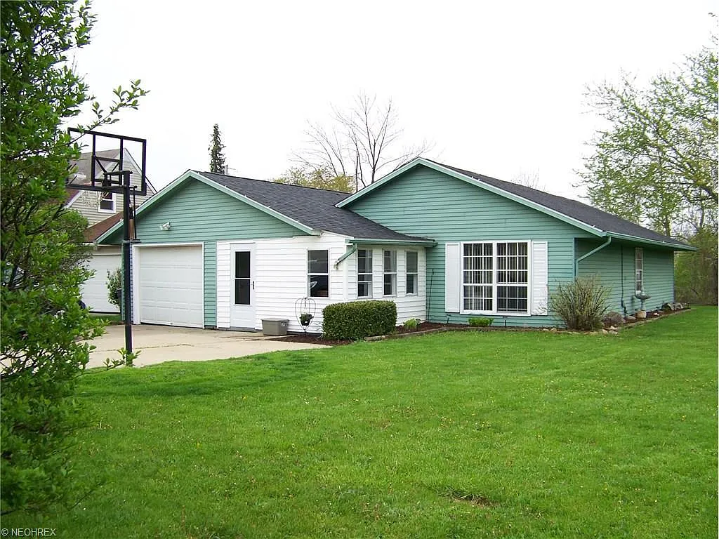 920 Waterloo Ln photo 1