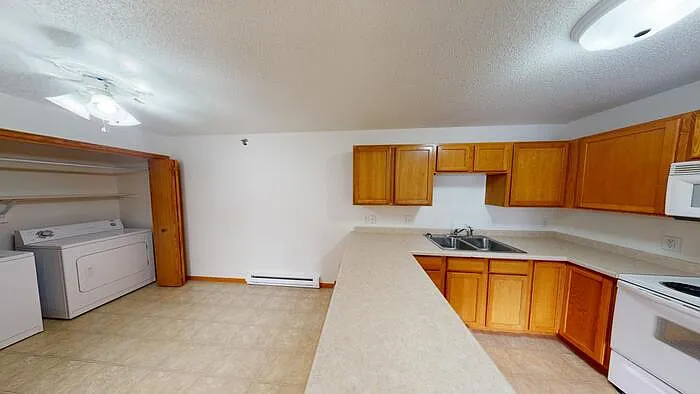 306 Ryan Dr #1 — Photo 3