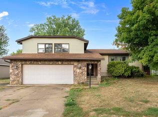 950 Wendy Rd, Waterloo, IA 50701