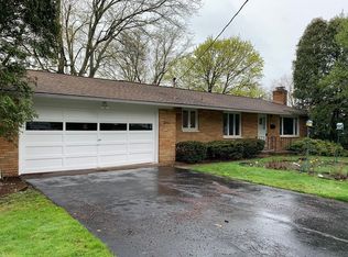 4 Berna Ln, Rochester, NY 14624