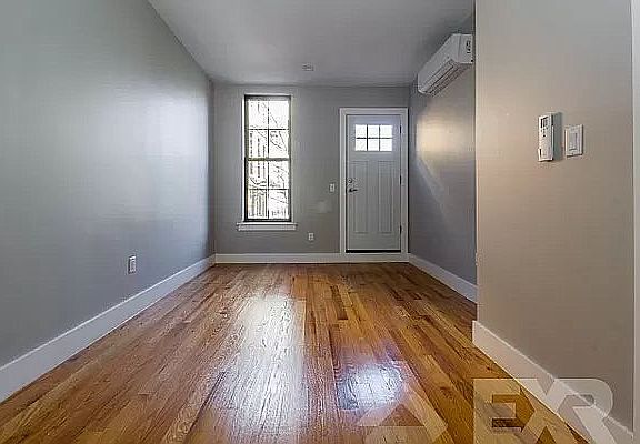 4th image of 155 Tompkins Ave #4D